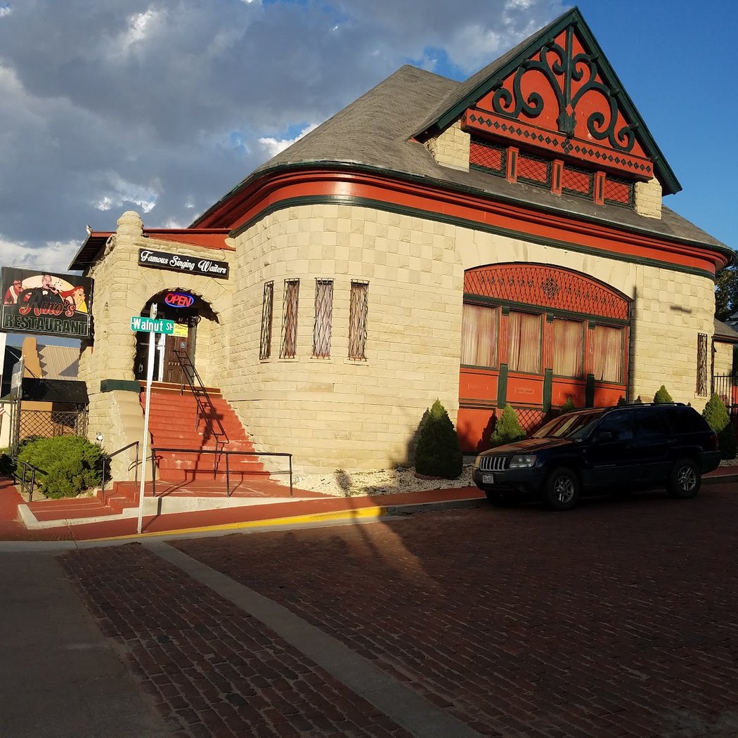 Rino's Italian Restaurant 2